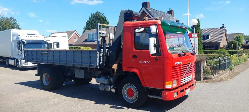 Volvo FL 10.320 4x2 Kipper Crane Steel Suspension - Volquete camión, Camión grúa: foto 4 Volvo FL 10.320 4x2 Kipper Crane Steel Suspension - Volquete camión, Camión grúa: foto 4
