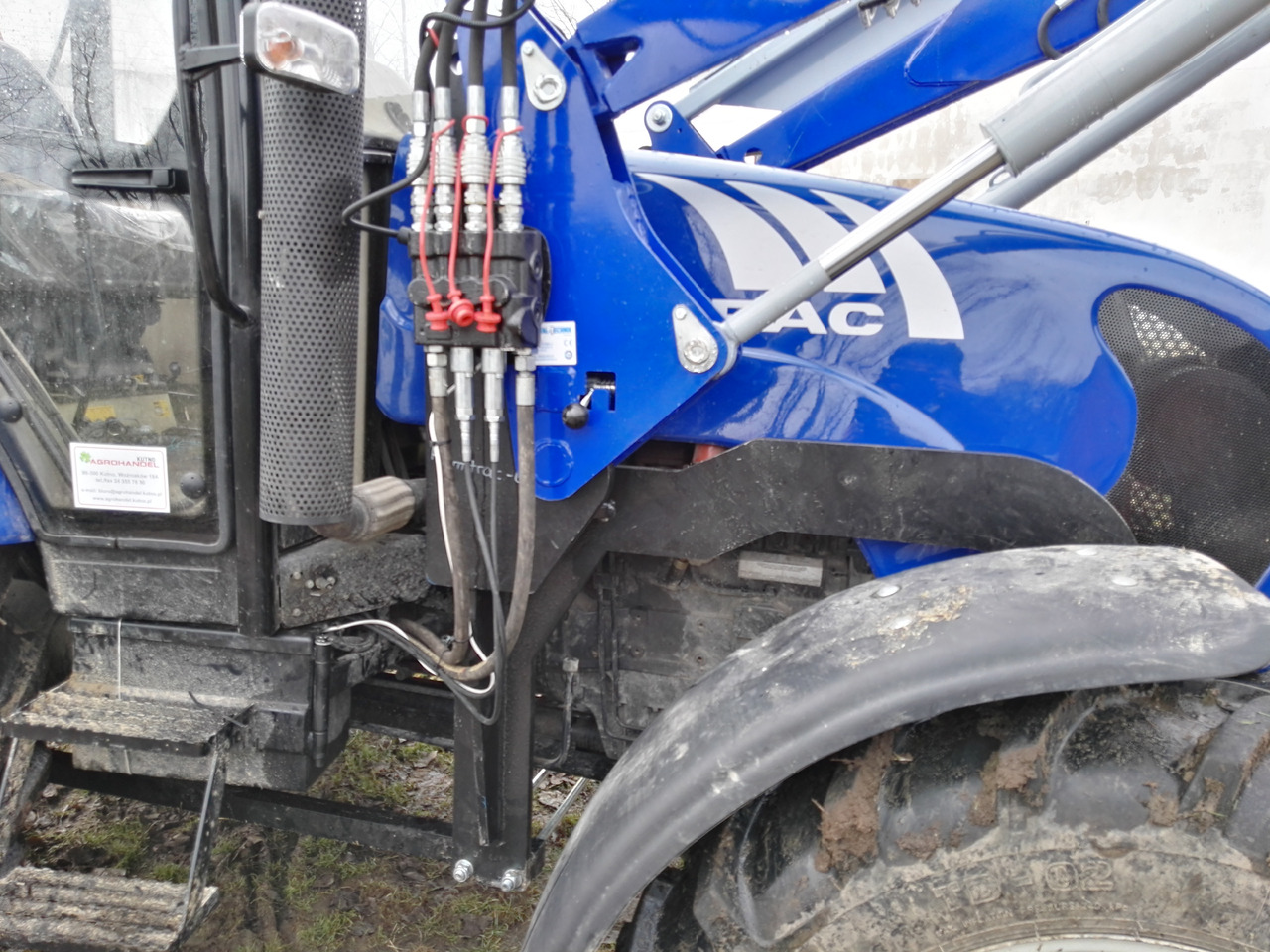 Metal-Technik Frontlader LANDINI / Ładowacz czołowy do LANDINI - Cargador frontal para tractor para Tractor: foto 4 Metal-Technik Frontlader LANDINI / Ładowacz czołowy do LANDINI - Cargador frontal para tractor para Tractor: foto 4