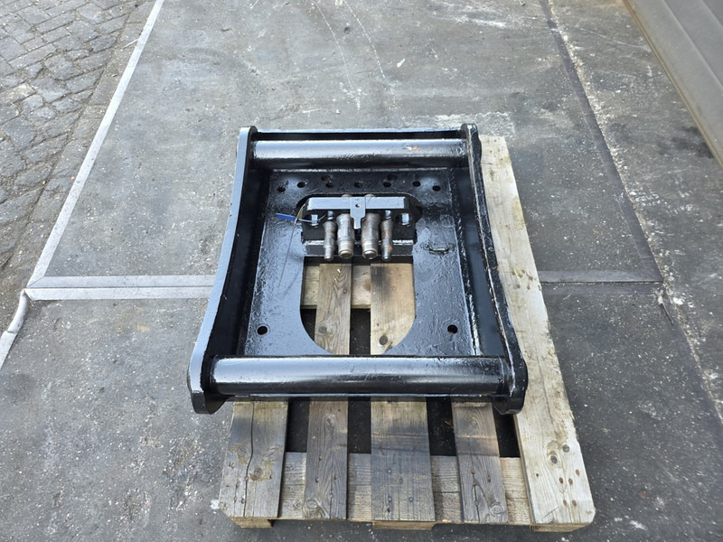 Fuchs fqc sennebogen adaptor plate FQC liebherr sennebogen fqc plate shear - Acoplamiento rápido para Maquinaria de construcción: foto 1 Fuchs fqc sennebogen adaptor plate FQC liebherr sennebogen fqc plate shear - Acoplamiento rápido para Maquinaria de construcción: foto 1