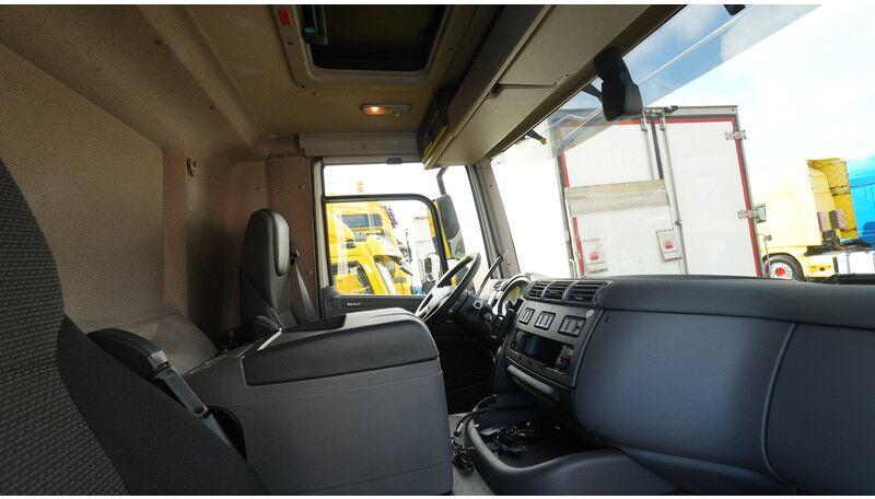 DAF CF 400 open box with Palfinger PK 17502 crane - Camión grúa: foto 5 DAF CF 400 open box with Palfinger PK 17502 crane - Camión grúa: foto 5