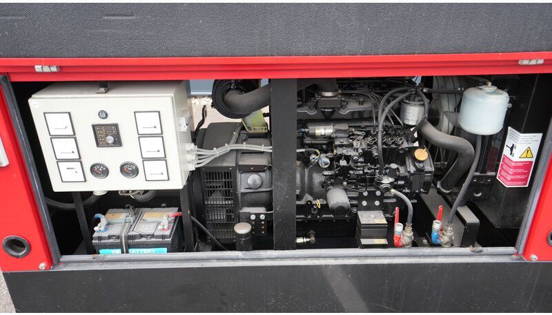 Yanmar UC.1224C1 GENERATOR 40KVA - Maquinaria de construcción: foto 3 Yanmar UC.1224C1 GENERATOR 40KVA - Maquinaria de construcción: foto 3