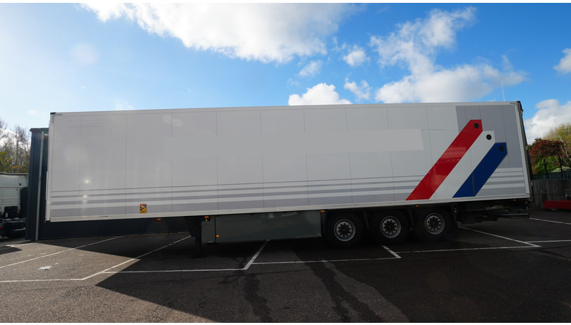 Schmitz Cargobull Bi-temperature refrigerated trailer - Frigorífico semirremolque: foto 1 Schmitz Cargobull Bi-temperature refrigerated trailer - Frigorífico semirremolque: foto 1