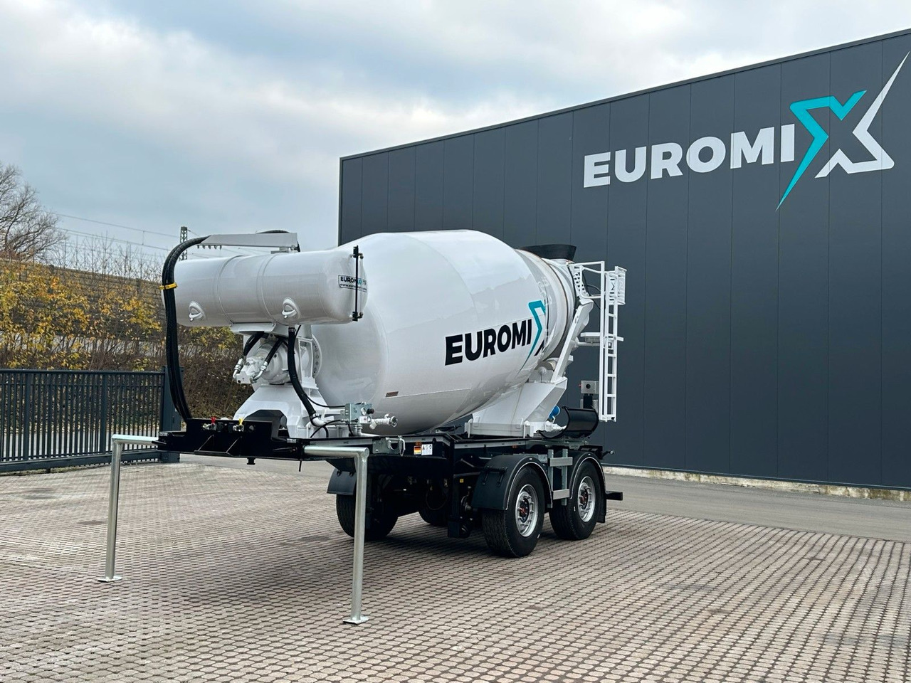 EUROMIX MTP - 10m³ Betonmischer-Auflieger - Camión hormigonera: foto 2 EUROMIX MTP - 10m³ Betonmischer-Auflieger - Camión hormigonera: foto 2