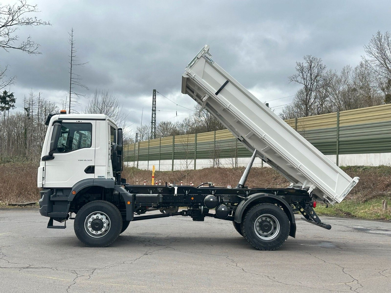 Volquete camión MAN TGM 18.320  4X4  Euro 6e Euromix 3-Seiten-Kipper: foto 12