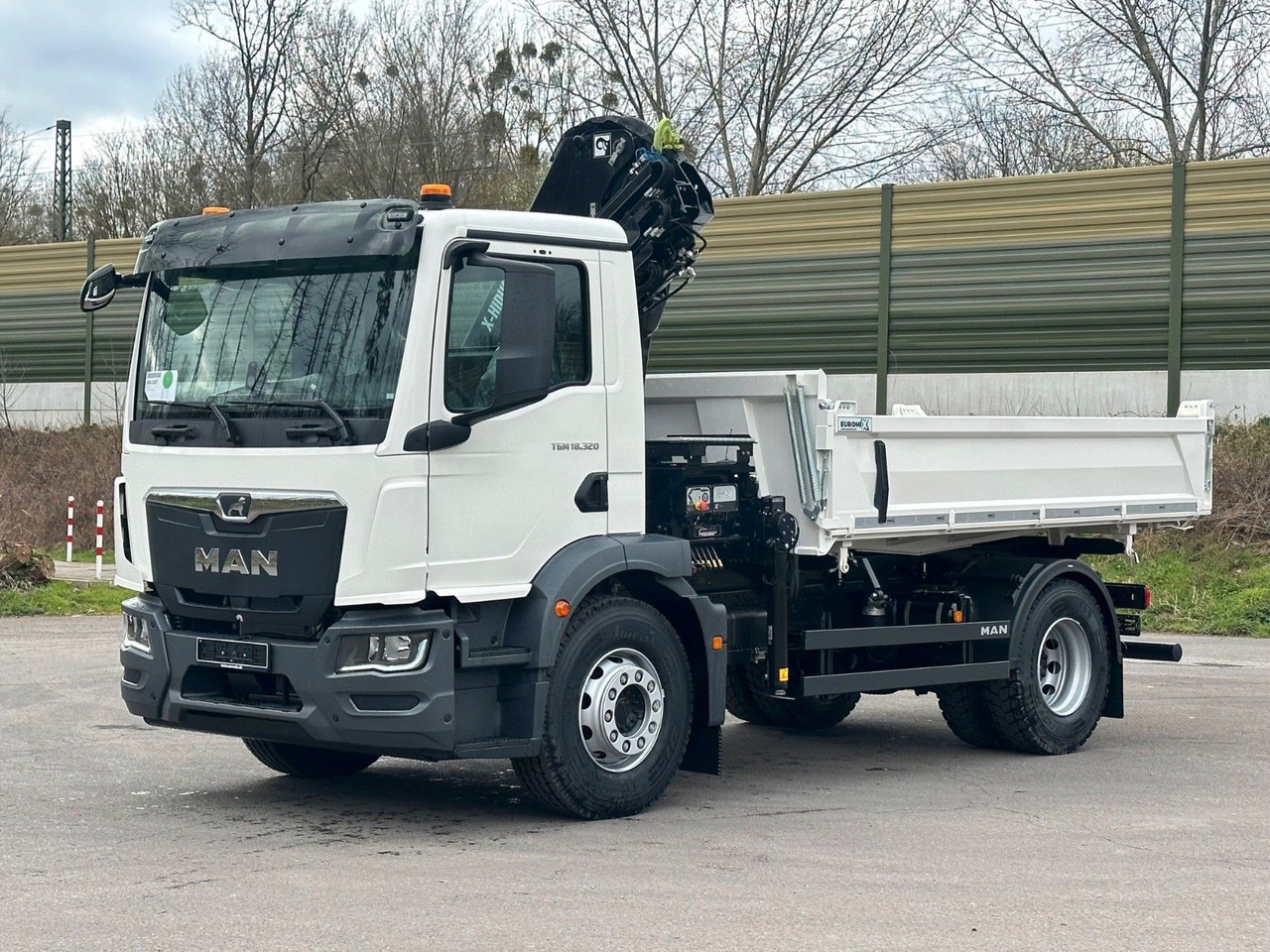 MAN TGM 18.320 4x2 Euro6e Hiab X-HiDuo 138DS-3 - Volquete camión, Camión grúa: foto 4 MAN TGM 18.320 4x2 Euro6e Hiab X-HiDuo 138DS-3 - Volquete camión, Camión grúa: foto 4