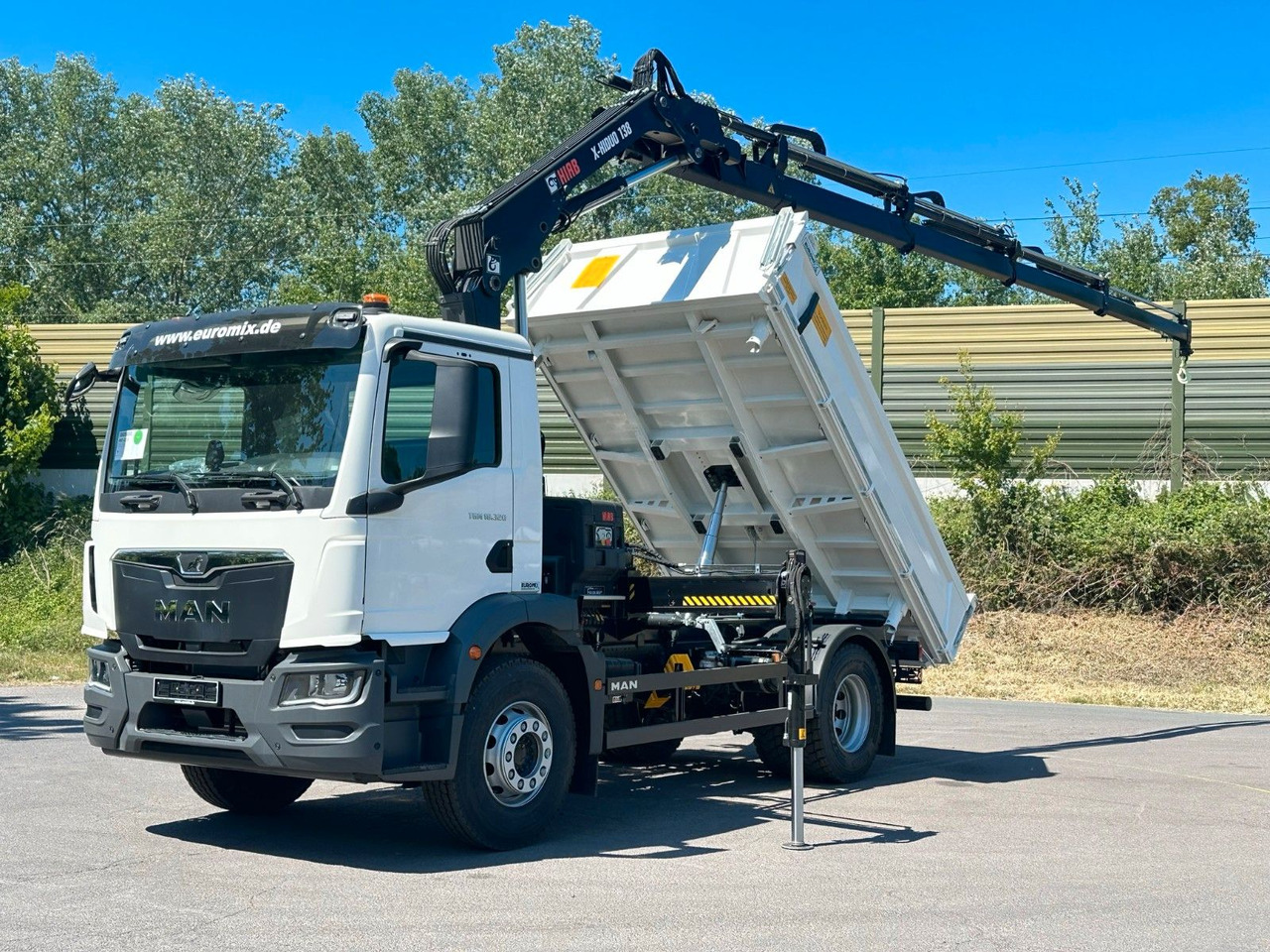 MAN TGM 18.320 4x2 Euro6e Hiab X-HiDuo 138DS-4 - Volquete camión, Camión grúa: foto 2 MAN TGM 18.320 4x2 Euro6e Hiab X-HiDuo 138DS-4 - Volquete camión, Camión grúa: foto 2