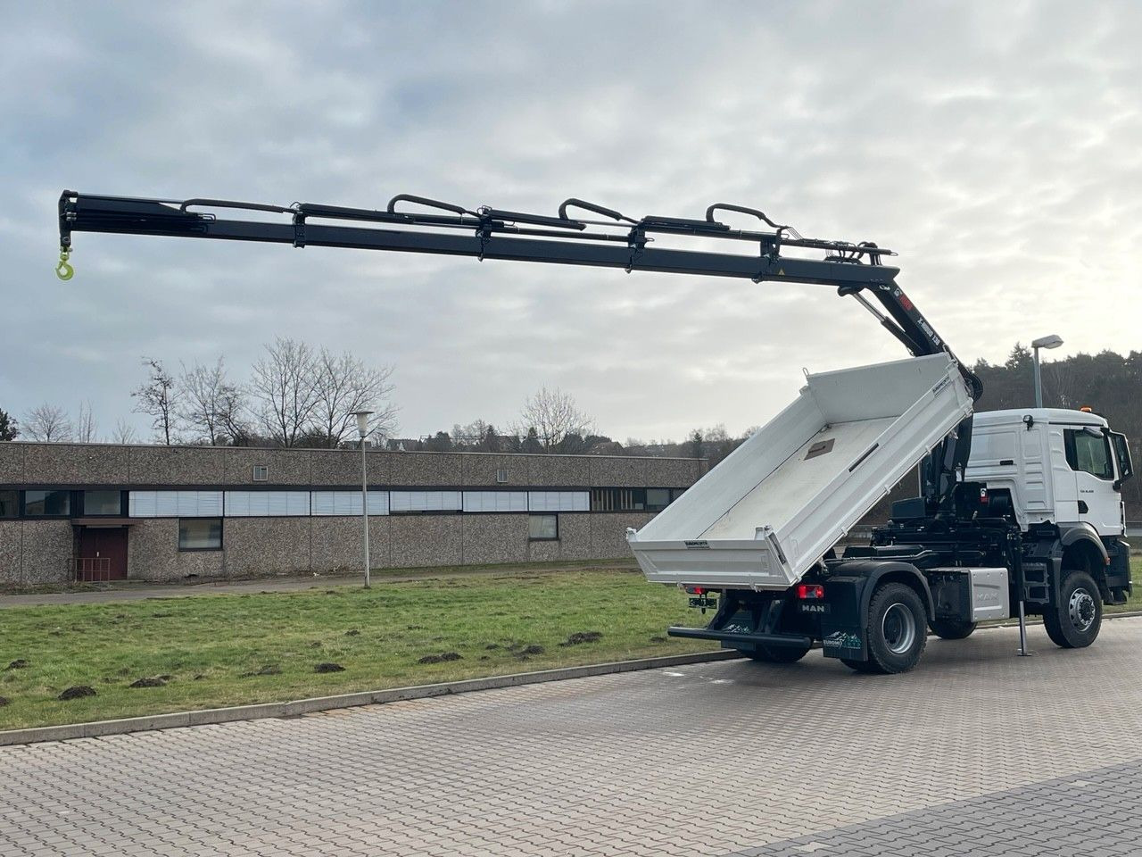 MAN TGS 18.400 TG3 4x4 Euro6e Hiab X-HiDuo 138DS-4 - Volquete camión, Camión grúa: foto 4 MAN TGS 18.400 TG3 4x4 Euro6e Hiab X-HiDuo 138DS-4 - Volquete camión, Camión grúa: foto 4