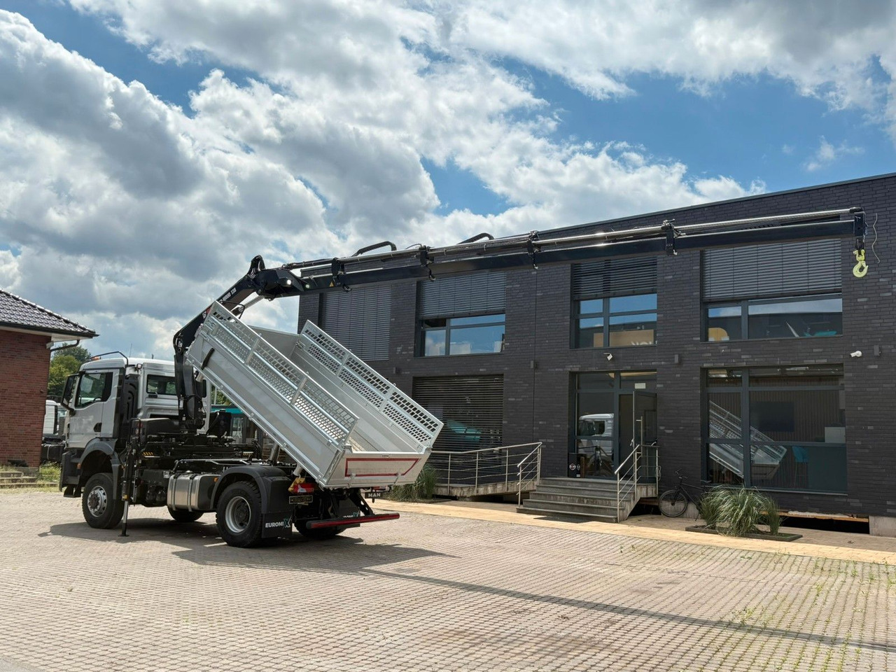 MAN TGS 18.400 TG3 4x4 Euro6e Hiab X-HiDuo 138DS-4 - Volquete camión, Camión grúa: foto 4 MAN TGS 18.400 TG3 4x4 Euro6e Hiab X-HiDuo 138DS-4 - Volquete camión, Camión grúa: foto 4