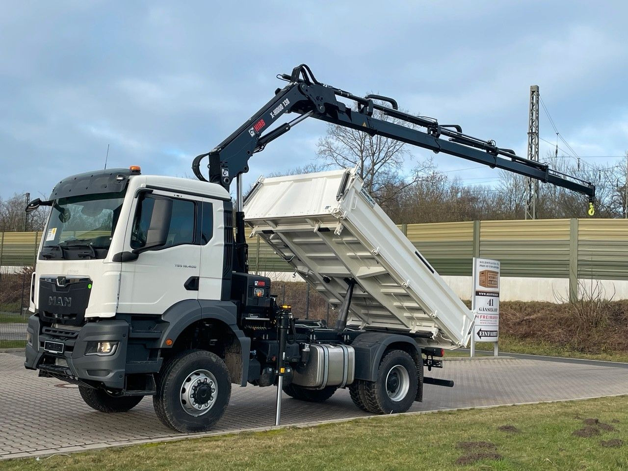 MAN TGS 18.400 TG3 4x4 Euro6e Hiab X-HiDuo 138DS-4 - Volquete camión, Camión grúa: foto 1 MAN TGS 18.400 TG3 4x4 Euro6e Hiab X-HiDuo 138DS-4 - Volquete camión, Camión grúa: foto 1