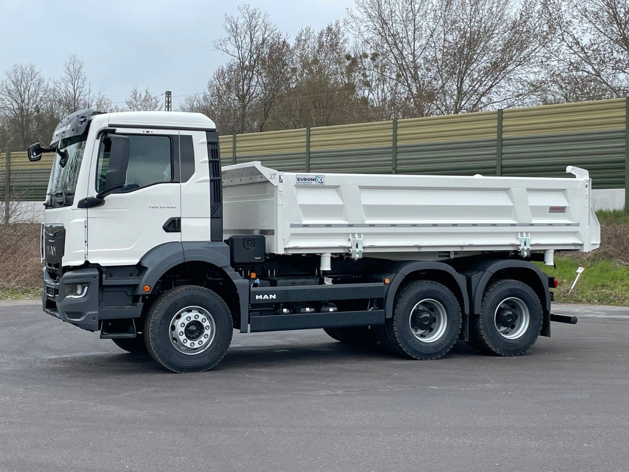MAN TGS 33.440 6x4 /Euro6 3-Seiten-Kipper EuromixMTP - Volquete camión: foto 3 MAN TGS 33.440 6x4 /Euro6 3-Seiten-Kipper EuromixMTP - Volquete camión: foto 3