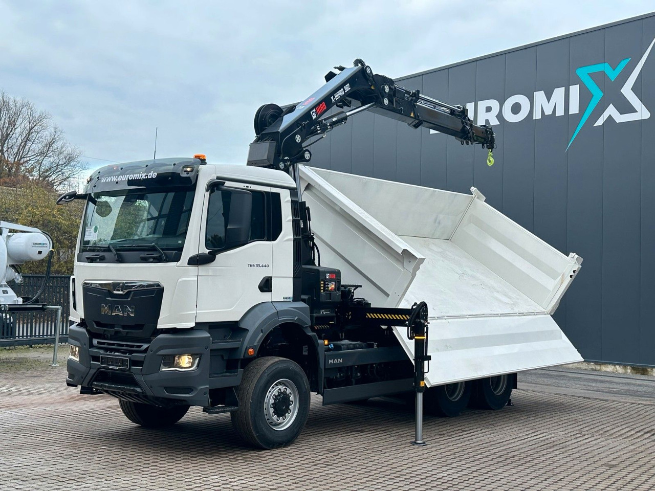 MAN TGS 33.440 6x6 /3-Seiten- Kipper / Kran HIAB 302 - Volquete camión, Camión grúa: foto 5 MAN TGS 33.440 6x6 /3-Seiten- Kipper / Kran HIAB 302 - Volquete camión, Camión grúa: foto 5