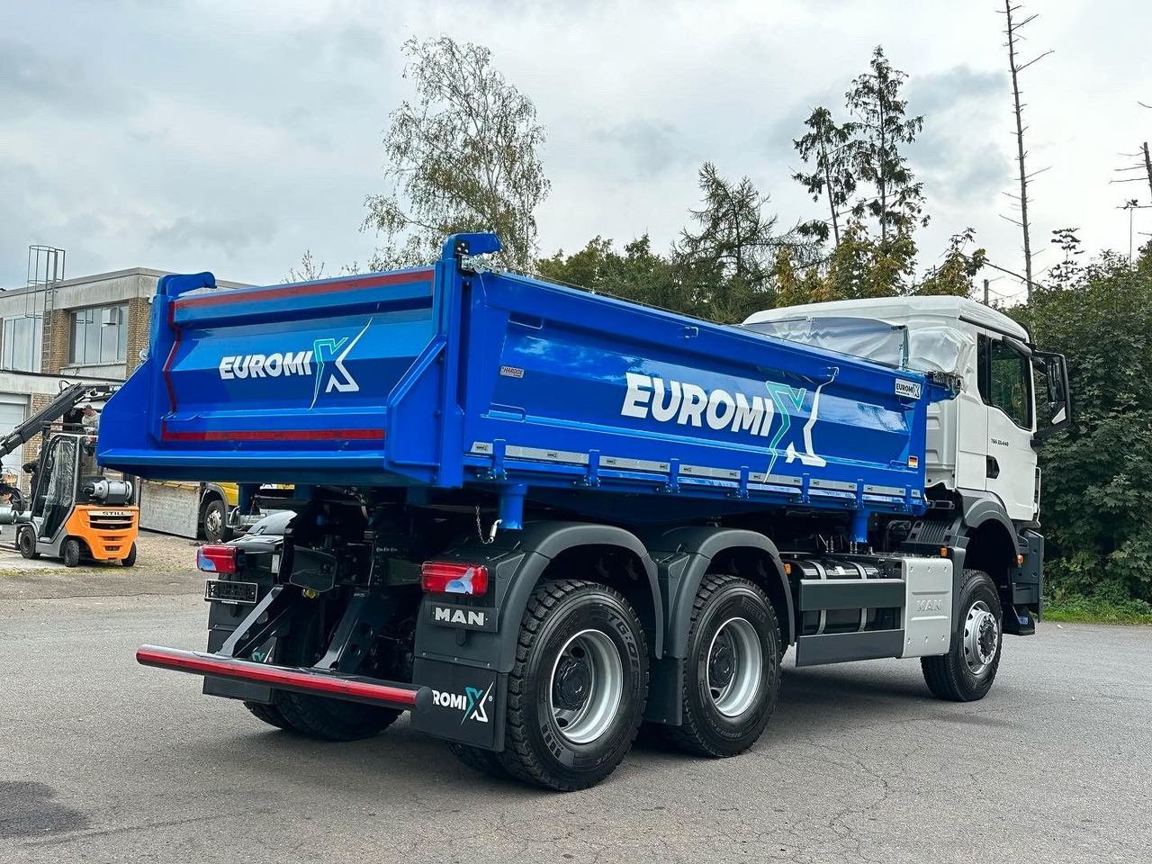 MAN TGS 33.440 6x6 /Euro6 3-Seiten-Kipper EuromixMTP - Volquete camión: foto 5 MAN TGS 33.440 6x6 /Euro6 3-Seiten-Kipper EuromixMTP - Volquete camión: foto 5