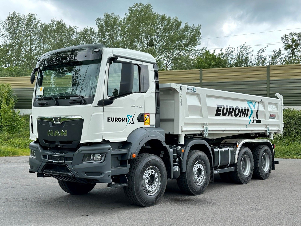 MAN TGS 35.480 8x4 EuromixMTP 2-Seiten-Kipper - Volquete camión: foto 3 MAN TGS 35.480 8x4 EuromixMTP 2-Seiten-Kipper - Volquete camión: foto 3
