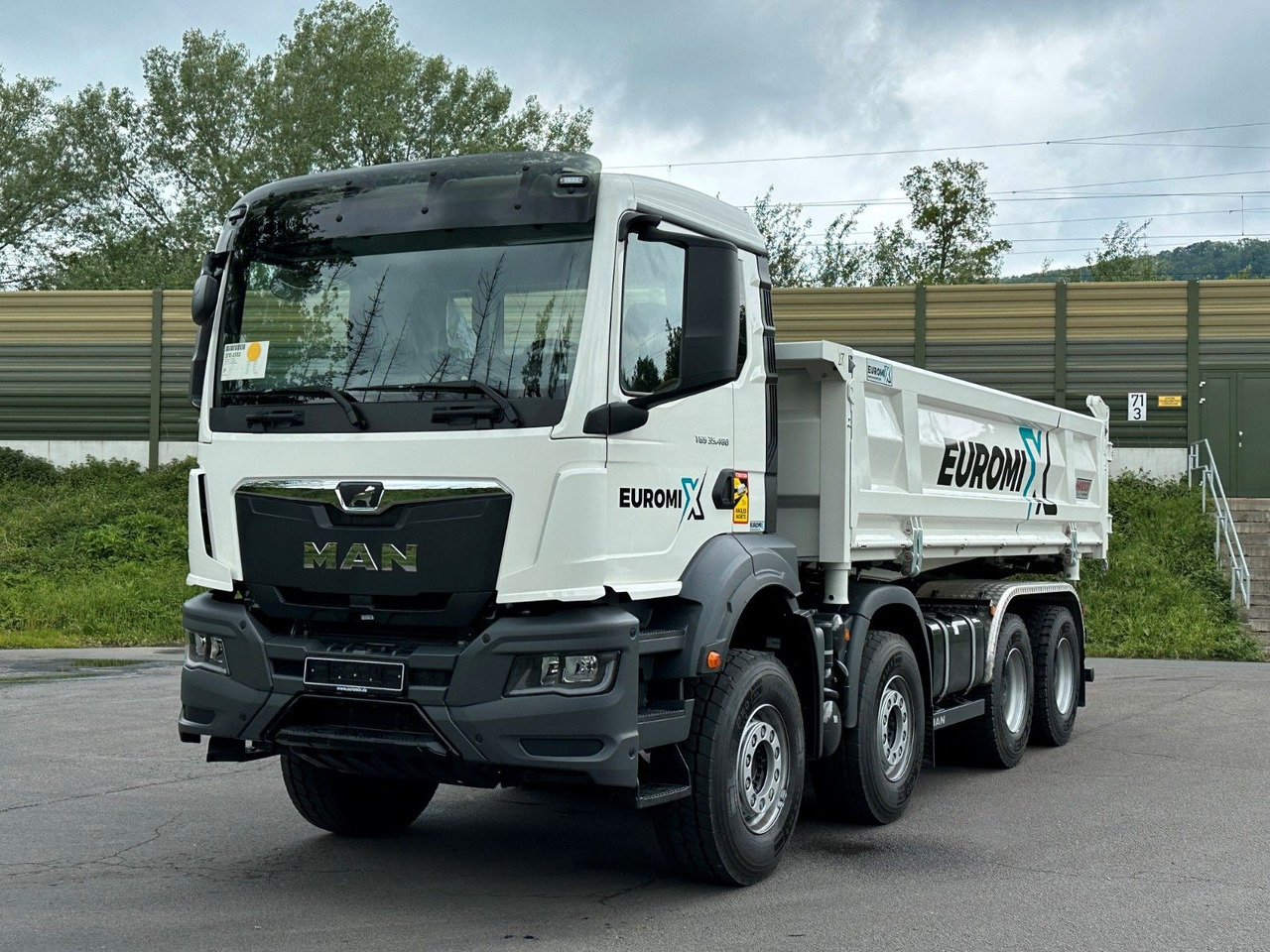 MAN TGS 35.480 8x4 EuromixMTP 2-Seiten-Kipper - Volquete camión: foto 2 MAN TGS 35.480 8x4 EuromixMTP 2-Seiten-Kipper - Volquete camión: foto 2