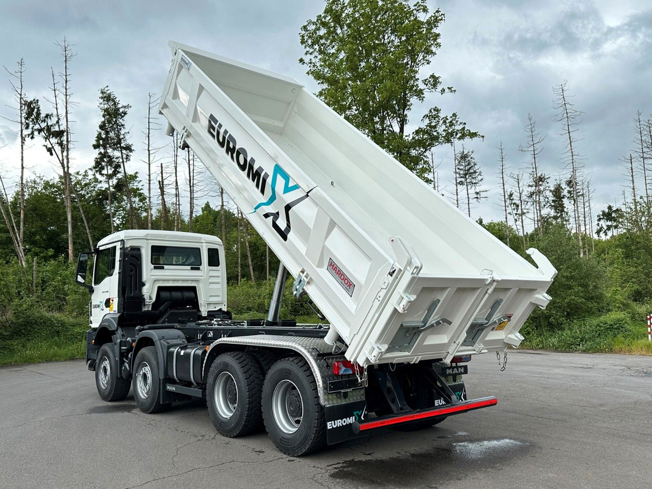Leasing financiero de  MAN TGS 35.480 8x4 EuromixMTP 2-Seiten-Kipper leasing MAN TGS 35.480 8x4 EuromixMTP 2-Seiten-Kipper: foto 13