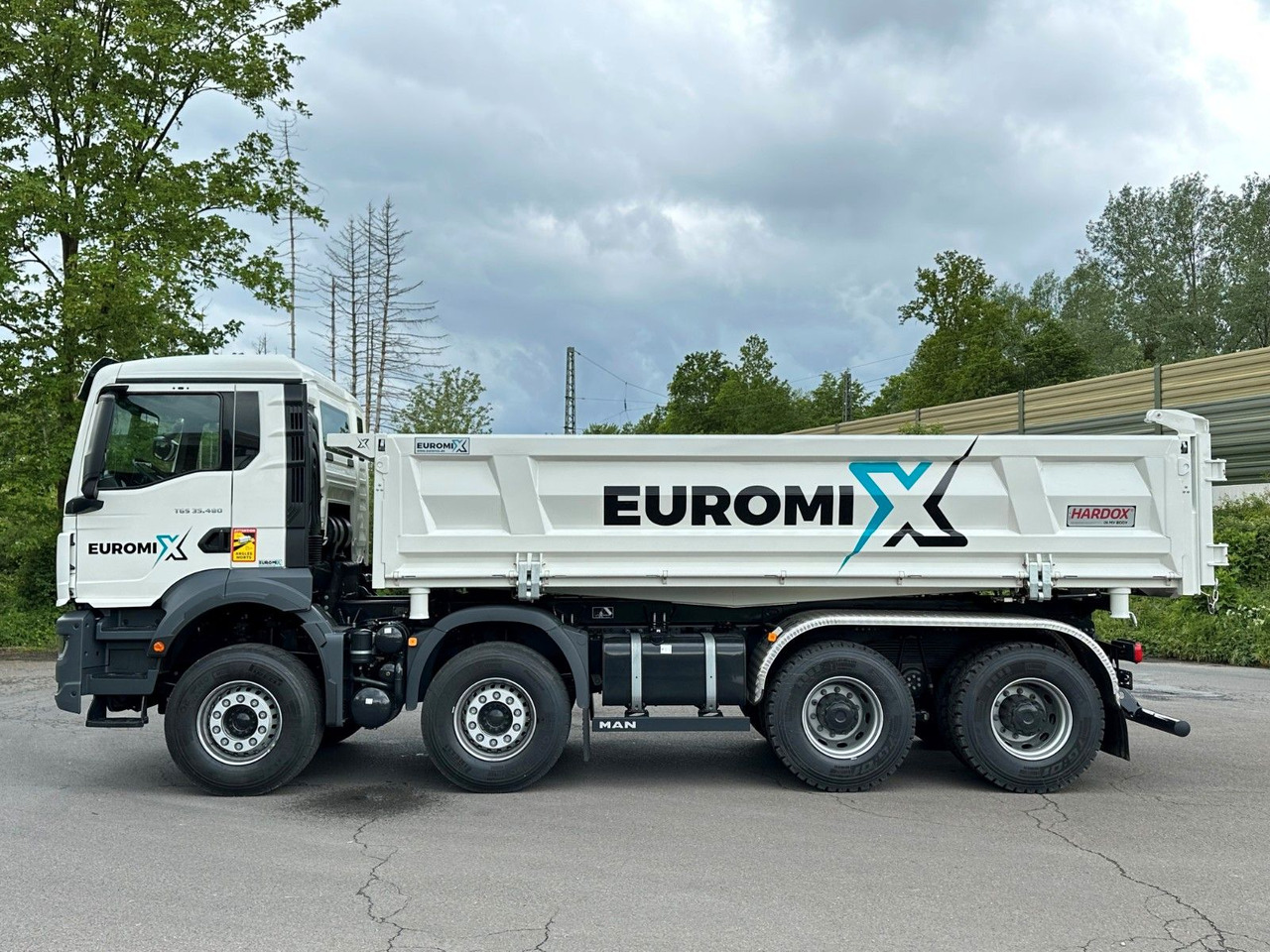 MAN TGS 35.480 8x4 EuromixMTP 2-Seiten-Kipper - Volquete camión: foto 4 MAN TGS 35.480 8x4 EuromixMTP 2-Seiten-Kipper - Volquete camión: foto 4
