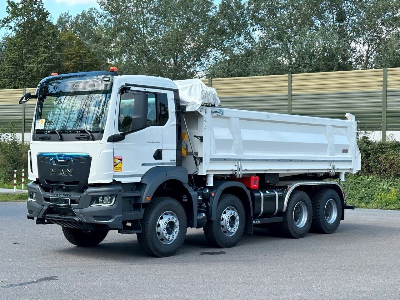 MAN TGS 41.440 8x4 EuromixMTP 3-Seiten-Kipper - Volquete camión: foto 2 MAN TGS 41.440 8x4 EuromixMTP 3-Seiten-Kipper - Volquete camión: foto 2