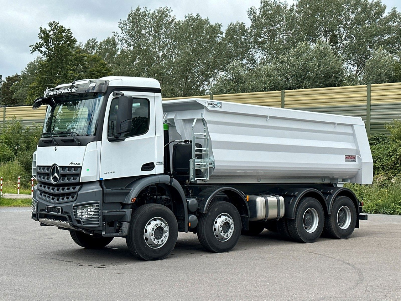 Mercedes-Benz 4142 8X4 Mulden- Kipper - EuromixMTP - Volquete camión: foto 1 Mercedes-Benz 4142 8X4 Mulden- Kipper - EuromixMTP - Volquete camión: foto 1