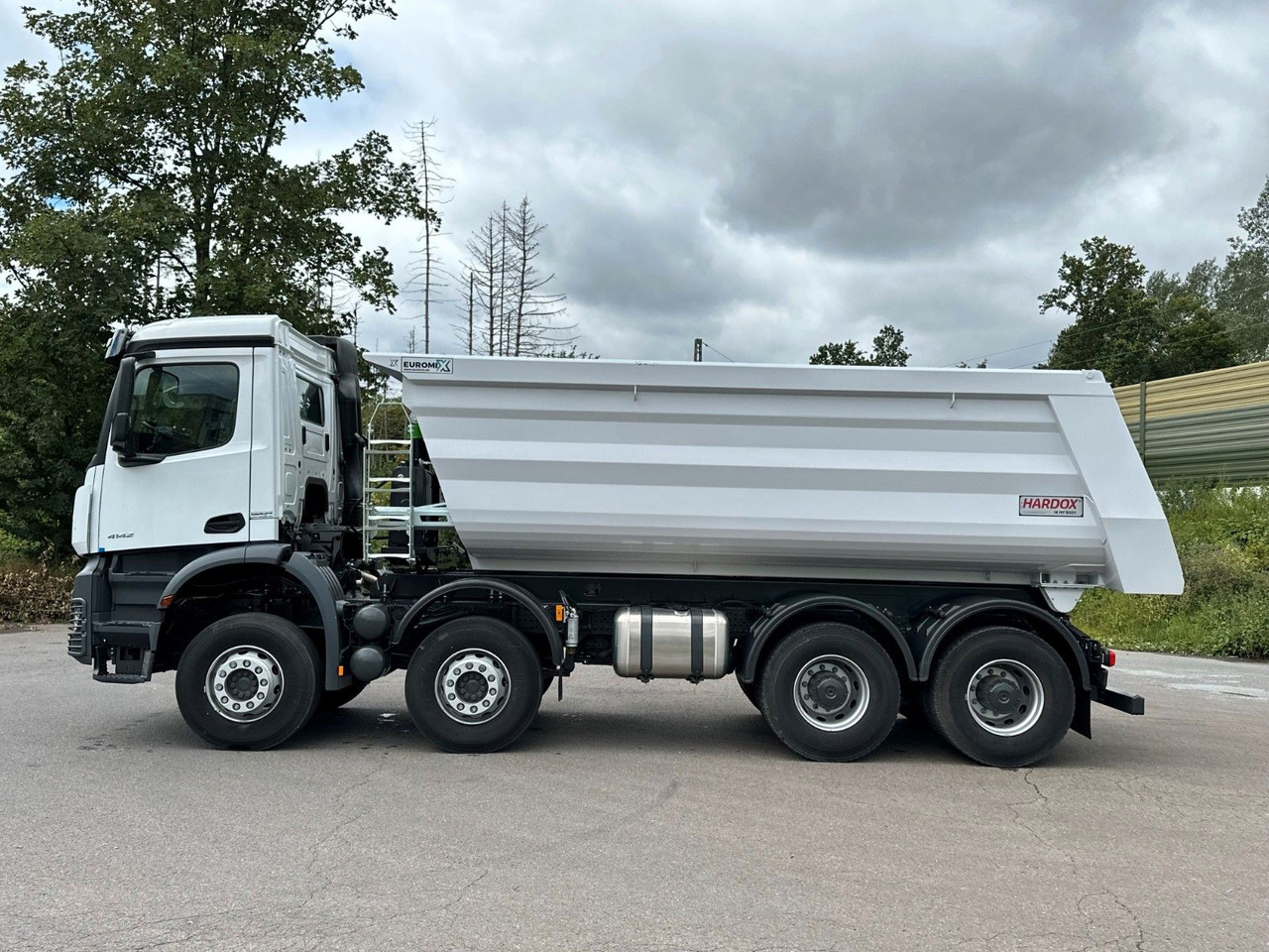 Mercedes-Benz 4142 8X4 Mulden- Kipper - EuromixMTP - Volquete camión: foto 3 Mercedes-Benz 4142 8X4 Mulden- Kipper - EuromixMTP - Volquete camión: foto 3