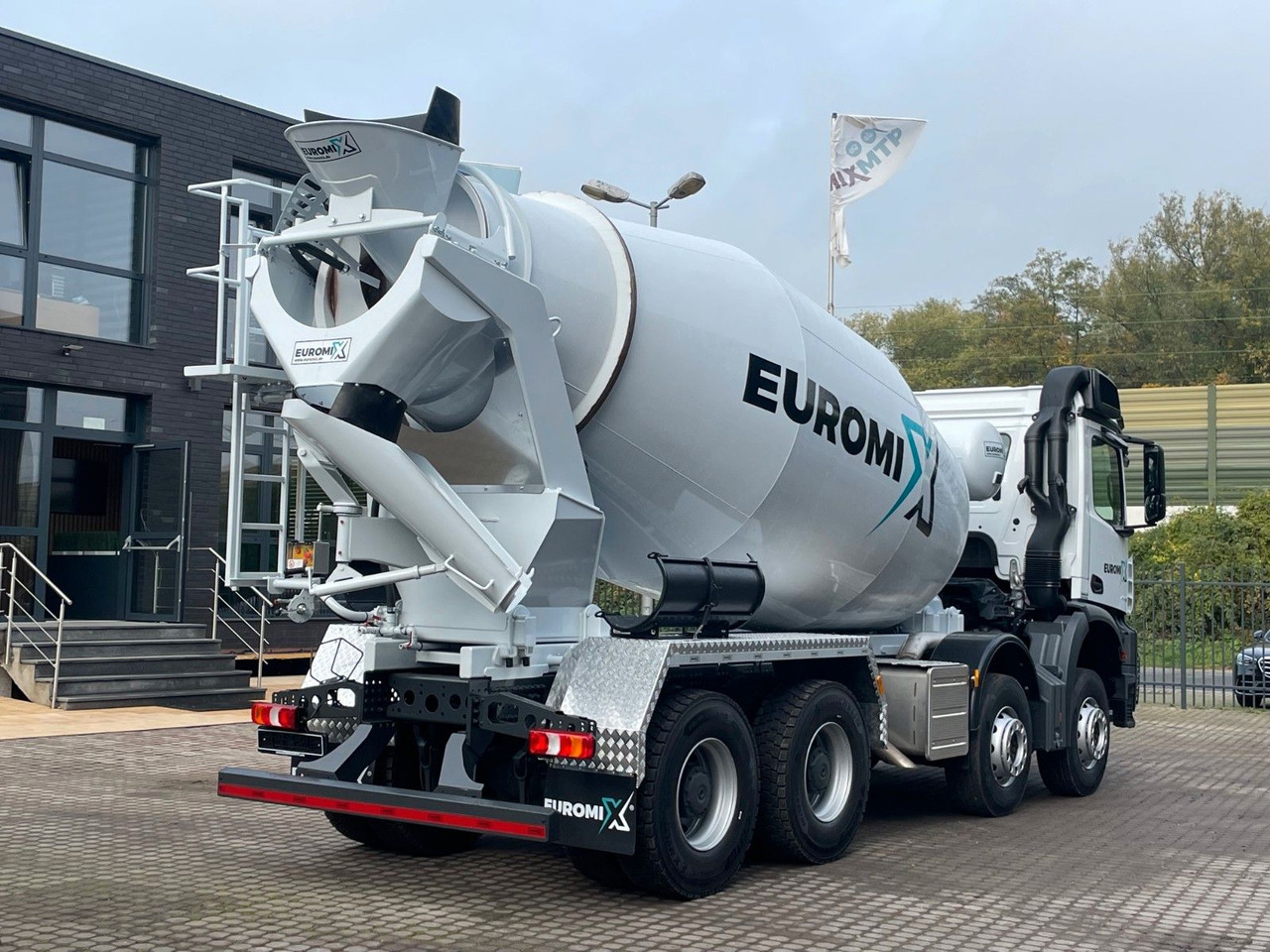 Mercedes-Benz AROCS 5 4142 B 8X4 Euro 3 EuromixMTP EM 10 - Camión hormigonera: foto 5 Mercedes-Benz AROCS 5 4142 B 8X4 Euro 3 EuromixMTP EM 10 - Camión hormigonera: foto 5