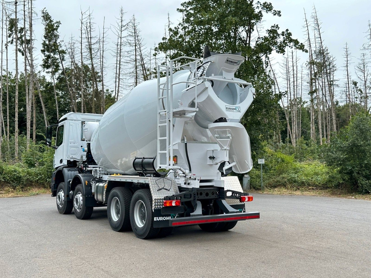 Mercedes-Benz AROCS 5 4142 B 8X4 Euro 3 EuromixMTP EM 10 - Camión hormigonera: foto 5 Mercedes-Benz AROCS 5 4142 B 8X4 Euro 3 EuromixMTP EM 10 - Camión hormigonera: foto 5