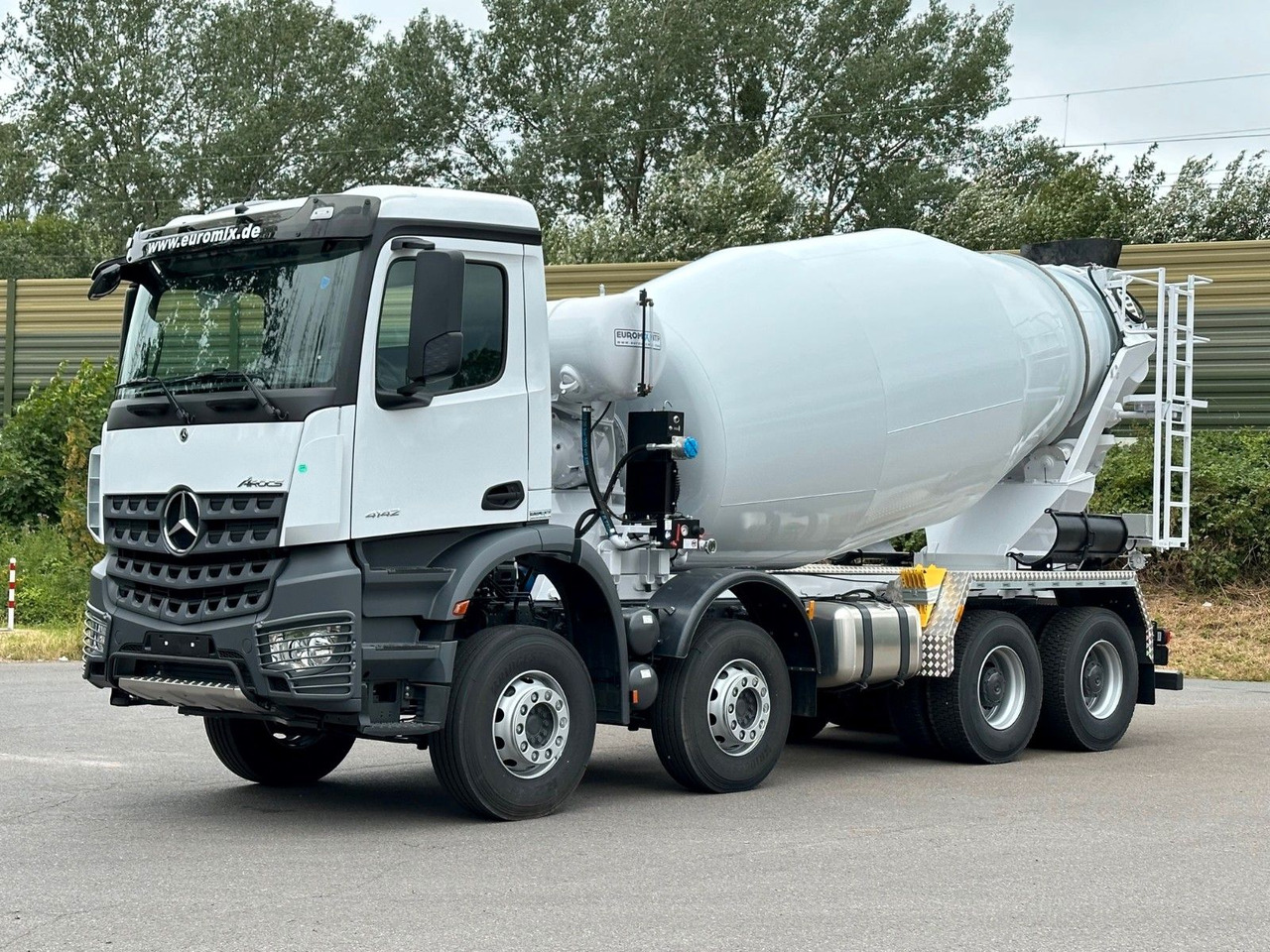 Mercedes-Benz AROCS 5 4142 B 8X4 Euro 3 EuromixMTP EM 10 - Camión hormigonera: foto 1 Mercedes-Benz AROCS 5 4142 B 8X4 Euro 3 EuromixMTP EM 10 - Camión hormigonera: foto 1