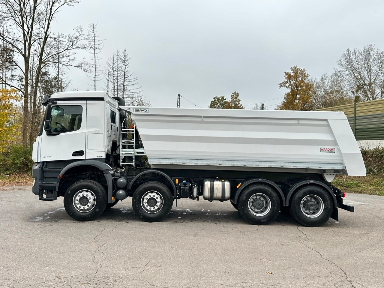 Mercedes-Benz AROCS 5 4145 8X4 E6e EuromixMTP 18m³ Kipper - Volquete camión: foto 4 Mercedes-Benz AROCS 5 4145 8X4 E6e EuromixMTP 18m³ Kipper - Volquete camión: foto 4