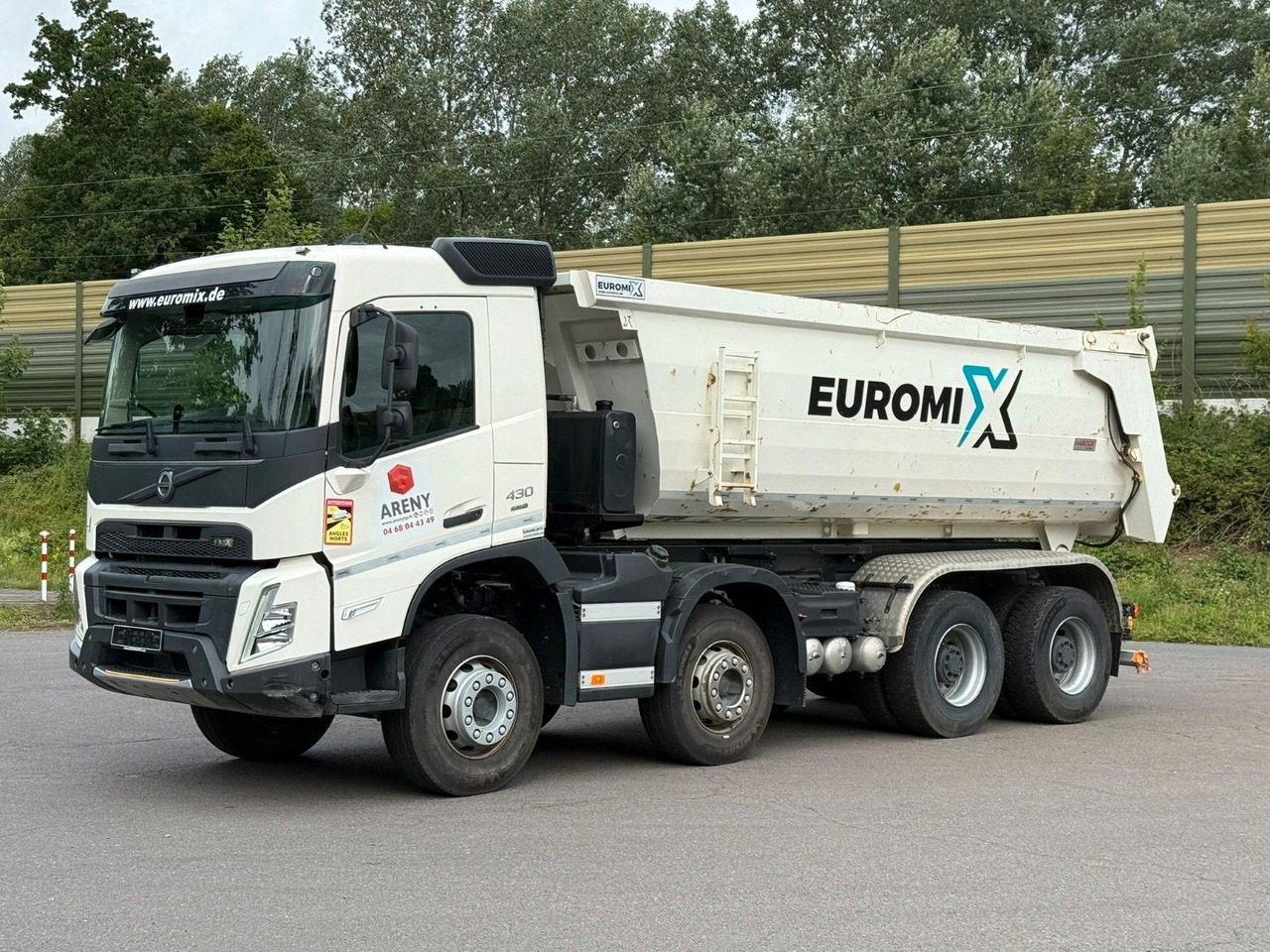 Volvo FMX 430 8X4 EuromixMTP 16m³ Hydraulische Klappe - Volquete camión: foto 1 Volvo FMX 430 8X4 EuromixMTP 16m³ Hydraulische Klappe - Volquete camión: foto 1