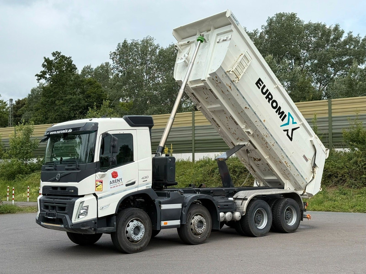 Volvo FMX 430 8X4 EuromixMTP 16m³ Hydraulische Klappe - Volquete camión: foto 1 Volvo FMX 430 8X4 EuromixMTP 16m³ Hydraulische Klappe - Volquete camión: foto 1