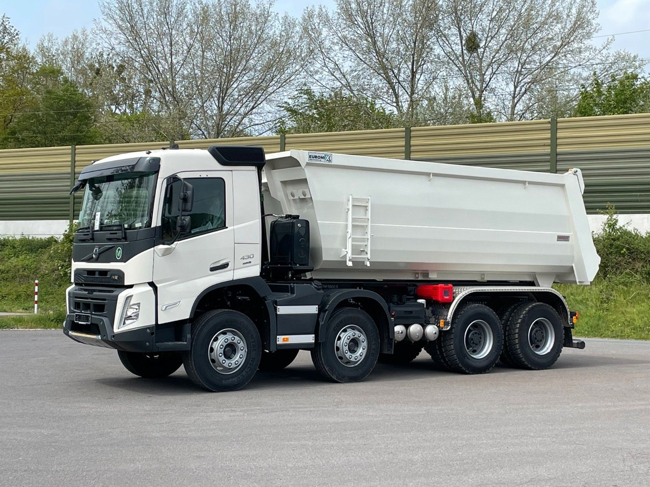 Volvo FMX 460 8x4 EuromixMTP EMK 20m³ Mulden Kipper - Volquete camión: foto 2 Volvo FMX 460 8x4 EuromixMTP EMK 20m³ Mulden Kipper - Volquete camión: foto 2