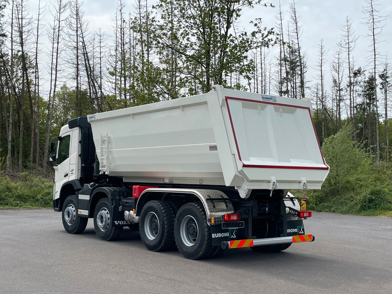 Volvo FMX 460 8x4 EuromixMTP EMK 20m³ Mulden Kipper - Volquete camión: foto 4 Volvo FMX 460 8x4 EuromixMTP EMK 20m³ Mulden Kipper - Volquete camión: foto 4