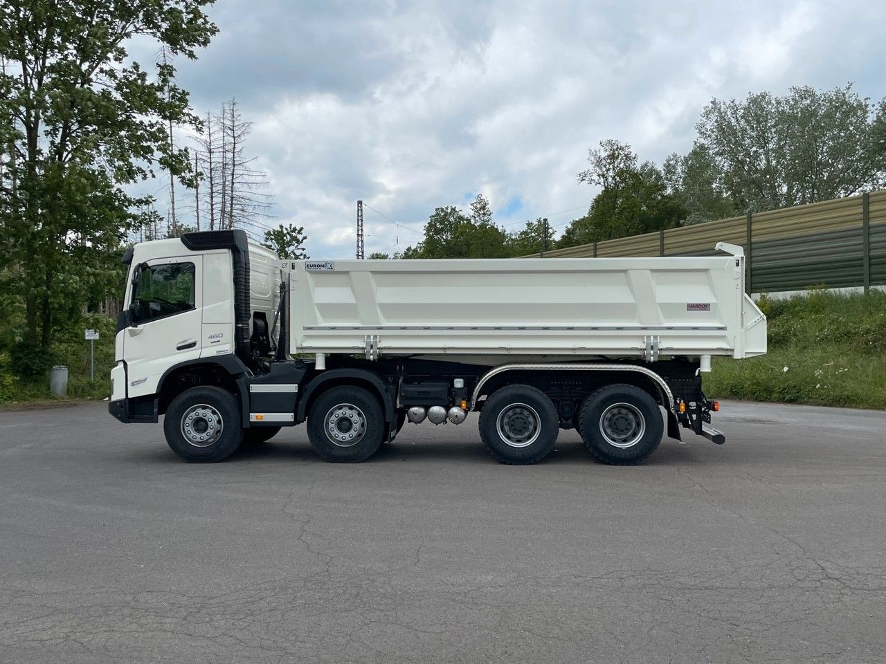 Volvo FMX 500 8X4 Retarder EuromixMTP Kipper - Volquete camión: foto 2 Volvo FMX 500 8X4 Retarder EuromixMTP Kipper - Volquete camión: foto 2