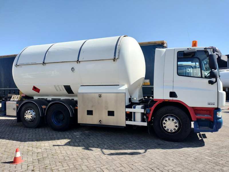 DAF FAN CF75. 6x2 -24030 Liter Gas tank truck ID 2.166 Rootselaar, flowmeter, pump, sunroof on tank - Cisterna camión: foto 2 DAF FAN CF75. 6x2 -24030 Liter Gas tank truck ID 2.166 Rootselaar, flowmeter, pump, sunroof on tank - Cisterna camión: foto 2