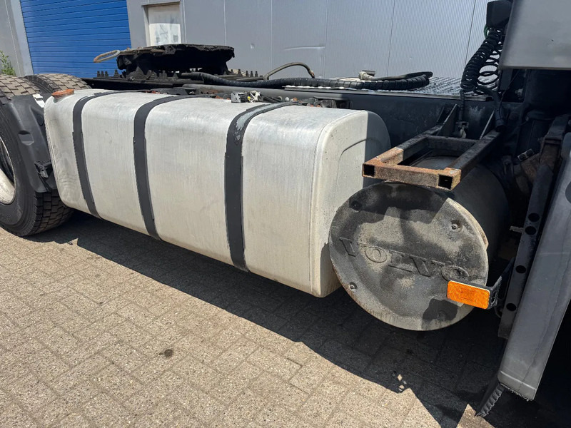 Volvo FM 300 **EURO 3-BELGIAN TRUCK-I SHIFT-PTO** - Cabeza tractora: foto 4 Volvo FM 300 **EURO 3-BELGIAN TRUCK-I SHIFT-PTO** - Cabeza tractora: foto 4
