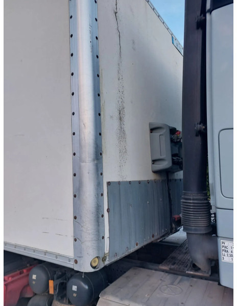 Fruehauf **BOX-3AXXLE** - Caja cerrada semirremolque: foto 4 Fruehauf **BOX-3AXXLE** - Caja cerrada semirremolque: foto 4