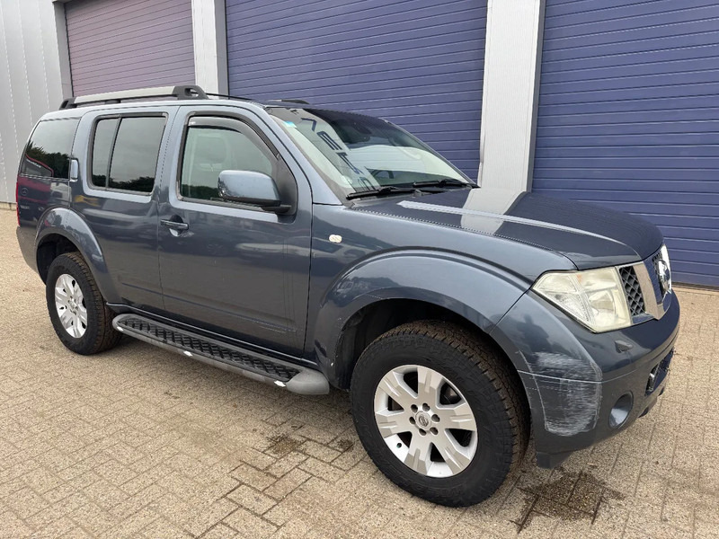 Nissan Pathfinder **2,5D-AIRCO-BELGIAN CAR** - Coche: foto 3 Nissan Pathfinder **2,5D-AIRCO-BELGIAN CAR** - Coche: foto 3