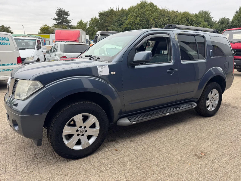 Nissan Pathfinder **2,5D-AIRCO-BELGIAN CAR** - Coche: foto 1 Nissan Pathfinder **2,5D-AIRCO-BELGIAN CAR** - Coche: foto 1