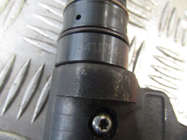 CUMMINS M11 INJECTORS P/NO 3411754 CC SET OF 6 - Procesamiento de combustible para Camión: foto 3 CUMMINS M11 INJECTORS P/NO 3411754 CC SET OF 6 - Procesamiento de combustible para Camión: foto 3