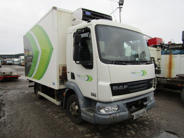 DAF LF 45 160 REFRIDGERATED TRUCK 2012 FOR BREAKING (CARRIER FRIDGE UNIT) - Camión: foto 1 DAF LF 45 160 REFRIDGERATED TRUCK 2012 FOR BREAKING (CARRIER FRIDGE UNIT) - Camión: foto 1