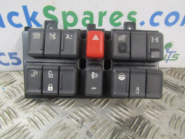 DAF LF 220 EURO 6 CAB SWITCH PANEL - Cabina e interior para Camión: foto 1 DAF LF 220 EURO 6 CAB SWITCH PANEL - Cabina e interior para Camión: foto 1