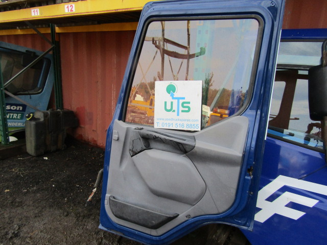 DAF LF 45/55 OFFSIDE (DRIVER) COMPLETE DOOR - Cabina e interior para Camión: foto 3 DAF LF 45/55 OFFSIDE (DRIVER) COMPLETE DOOR - Cabina e interior para Camión: foto 3