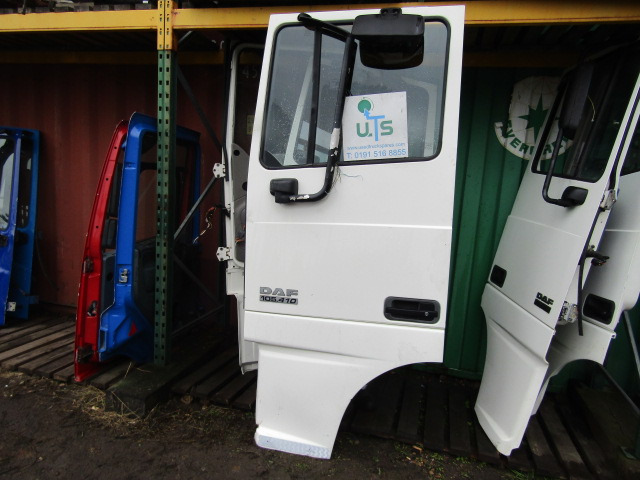 DAF XF 105 NEARSIDE (PASSENGER) COMPLETE DOOR - Cabina e interior para Camión: foto 1 DAF XF 105 NEARSIDE (PASSENGER) COMPLETE DOOR - Cabina e interior para Camión: foto 1