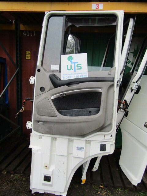 DAF XF 105 OFFSIDE (DRIVERS) COMPLETE DOOR - Cabina e interior para Camión: foto 3 DAF XF 105 OFFSIDE (DRIVERS) COMPLETE DOOR - Cabina e interior para Camión: foto 3