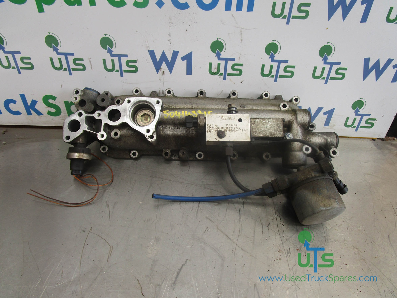 IVECO CURSOR 8 OIL COOLER HOUSING P/NO 504143815 - Motor y piezas para Camión: foto 1 IVECO CURSOR 8 OIL COOLER HOUSING P/NO 504143815 - Motor y piezas para Camión: foto 1