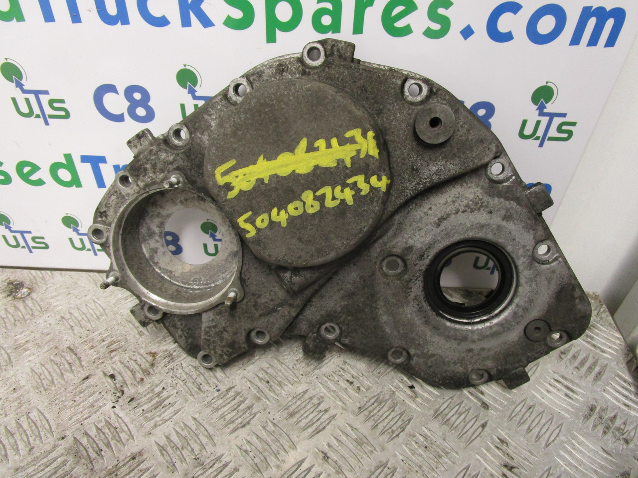 IVECO DAILY 3.0 FRONT TIMING COVER P/NO 504082434 - Motor y piezas para Camión: foto 1 IVECO DAILY 3.0 FRONT TIMING COVER P/NO 504082434 - Motor y piezas para Camión: foto 1