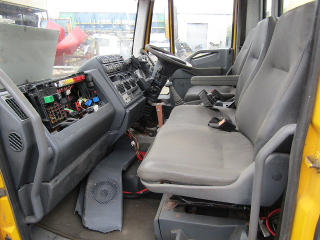 IVECO TECTOR 75E17 COMPLETE CAB EX 2009 - Cabina para Camión: foto 4 IVECO TECTOR 75E17 COMPLETE CAB EX 2009 - Cabina para Camión: foto 4