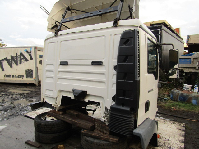 MAN TGM DAY CAB EX 2009 - Cabina para Camión: foto 5 MAN TGM DAY CAB EX 2009 - Cabina para Camión: foto 5