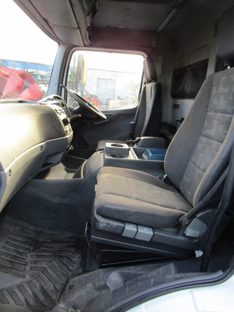 MERCEDES ATEGO 13TON CAB EX 2011 - Cabina para Camión: foto 4 MERCEDES ATEGO 13TON CAB EX 2011 - Cabina para Camión: foto 4