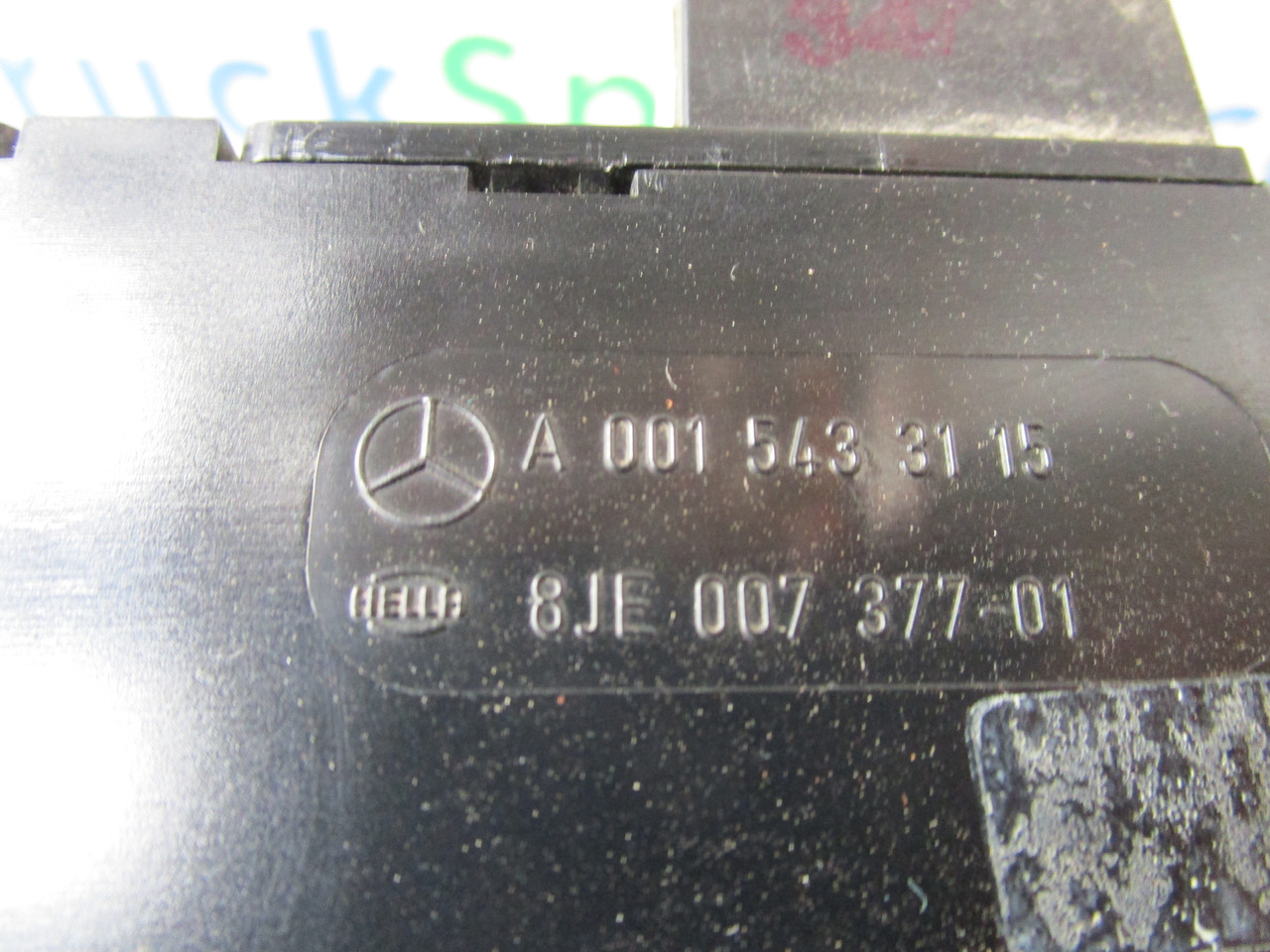 MERCEDES AXOR FUSE BOARD A0015433115 - Sistema eléctrico para Camión: foto 2 MERCEDES AXOR FUSE BOARD A0015433115 - Sistema eléctrico para Camión: foto 2