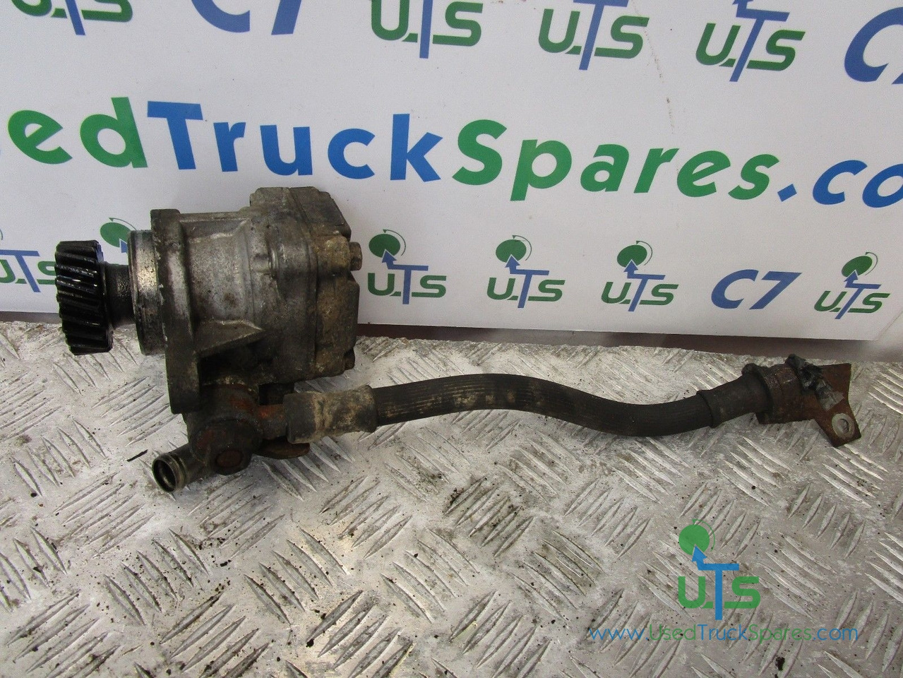 MITSUBISHI CANTER 35C13 (4M42) POWER STEERING PUMP P/NO MK471985 - Dirección para Camión: foto 1 MITSUBISHI CANTER 35C13 (4M42) POWER STEERING PUMP P/NO MK471985 - Dirección para Camión: foto 1